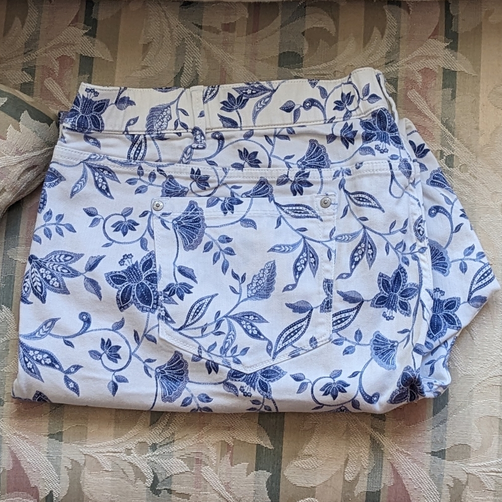 J-jill Floral Cropped Denim Jeans - Picture 6 of 6